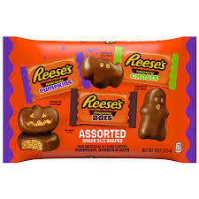 Reese's Peanut Butter Milk Chocolate Assorted Shapes Halloween Candy Snack Size - 9oz